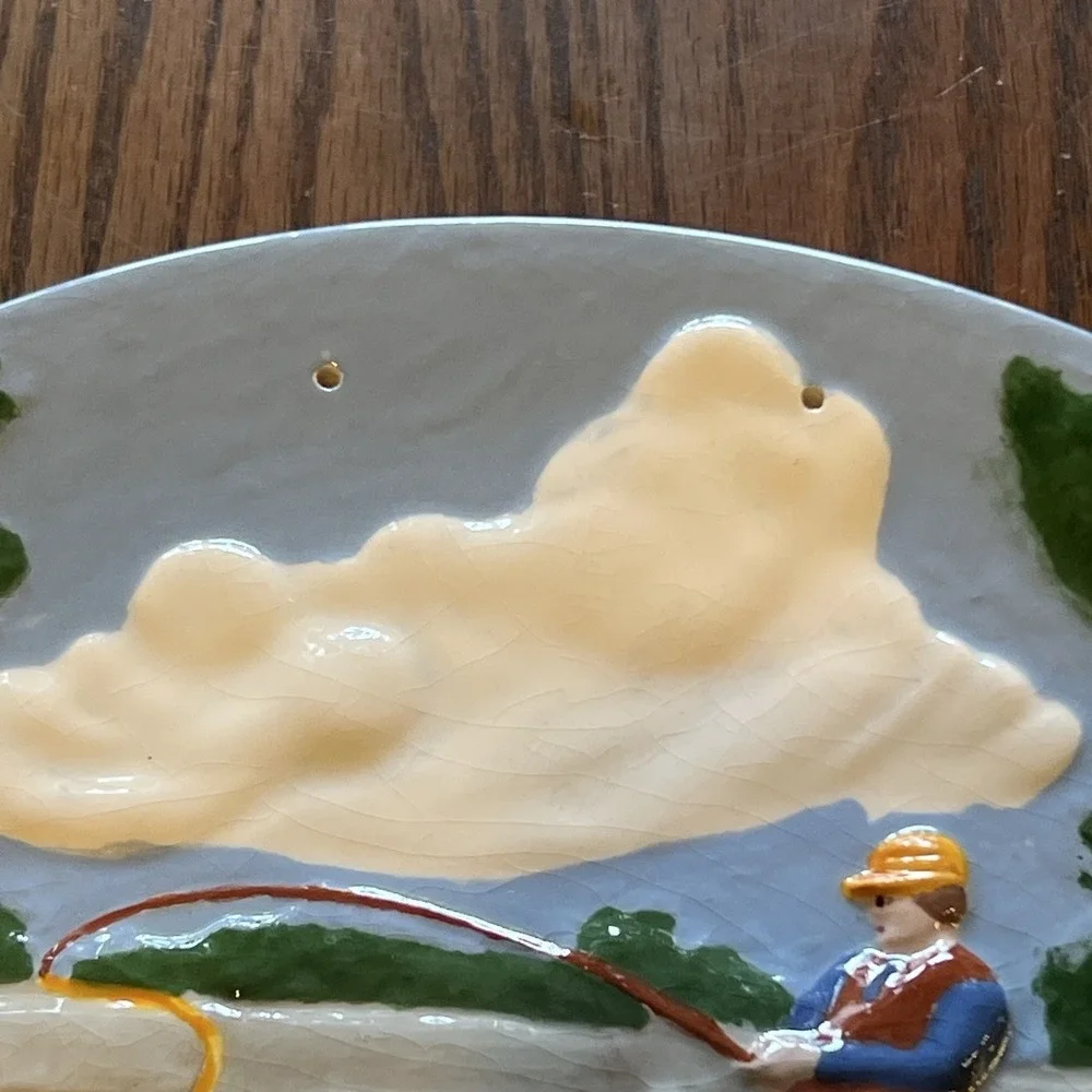 Vintage 1977 CF Raised Relief Hunting Fishing Wall Plates Set Of 2 Ducks Fish‎